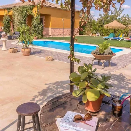 Holiday home Lucrecia La Lantejuela
